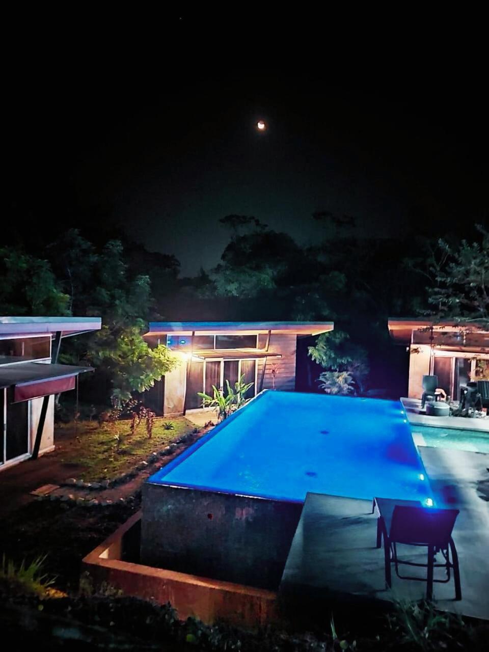 Hotel Y Restaurante Colonial Caribe Montezuma Dış mekan fotoğraf